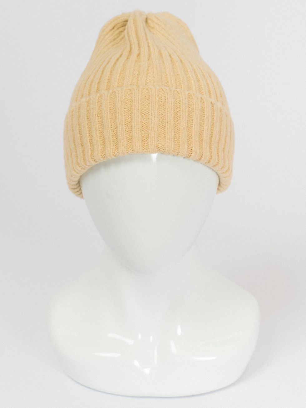 ШАПКА ЖЕНСКАЯ, БЕЖЕВАЯ