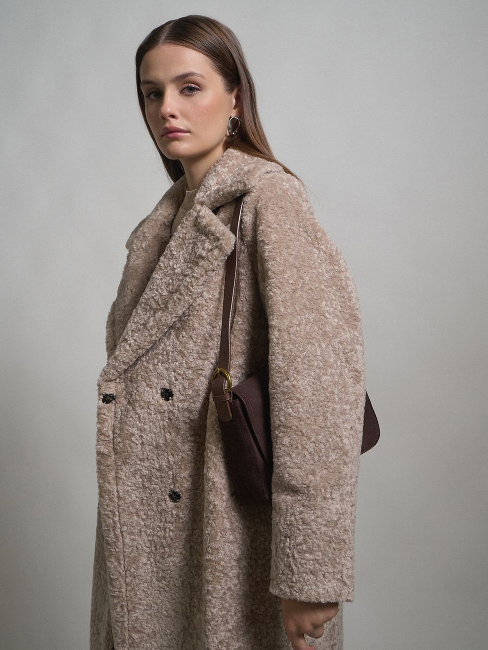 ШУБА БЕЖЕВАЯ, ЭКО-МЕХ