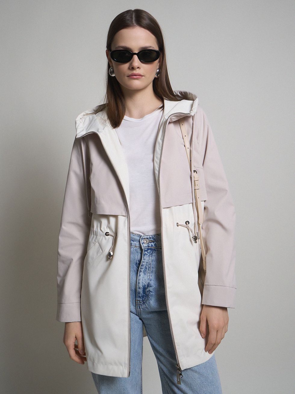 ВЕТРОВКА ЖЕНСКАЯ, БЕЖЕВАЯ