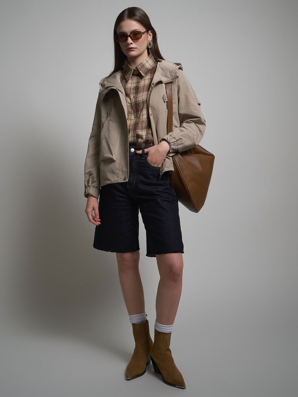 ВЕТРОВКА ЖЕНСКАЯ, БЕЖЕВАЯ