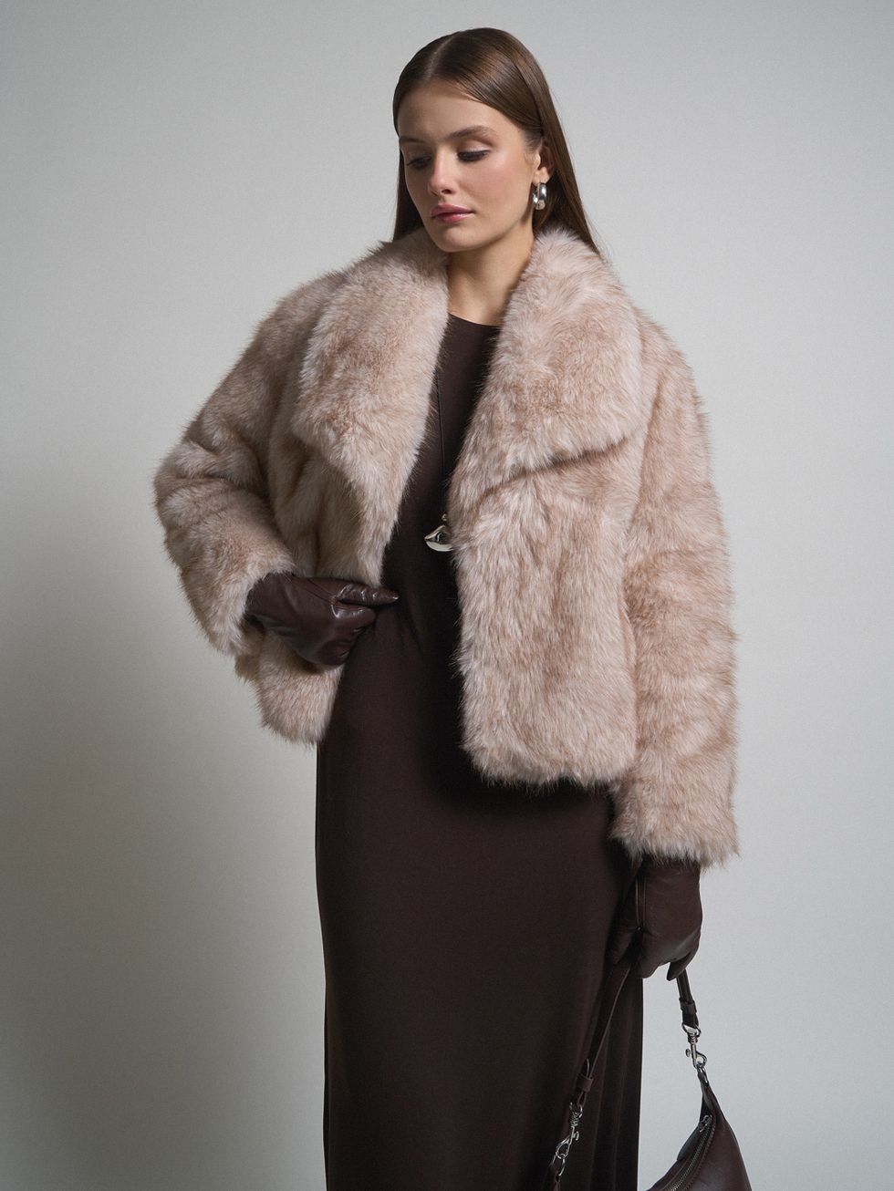 ШУБА БЕЖЕВАЯ, ЭКО-МЕХ