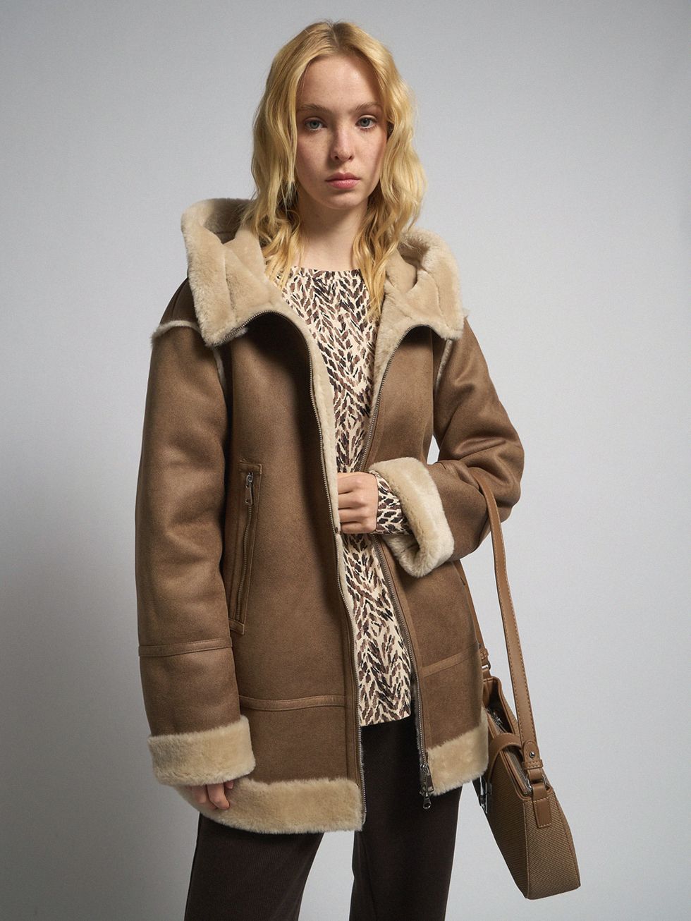 ДУБЛЕНКА ЖЕНСКАЯ, БЕЖЕВАЯ