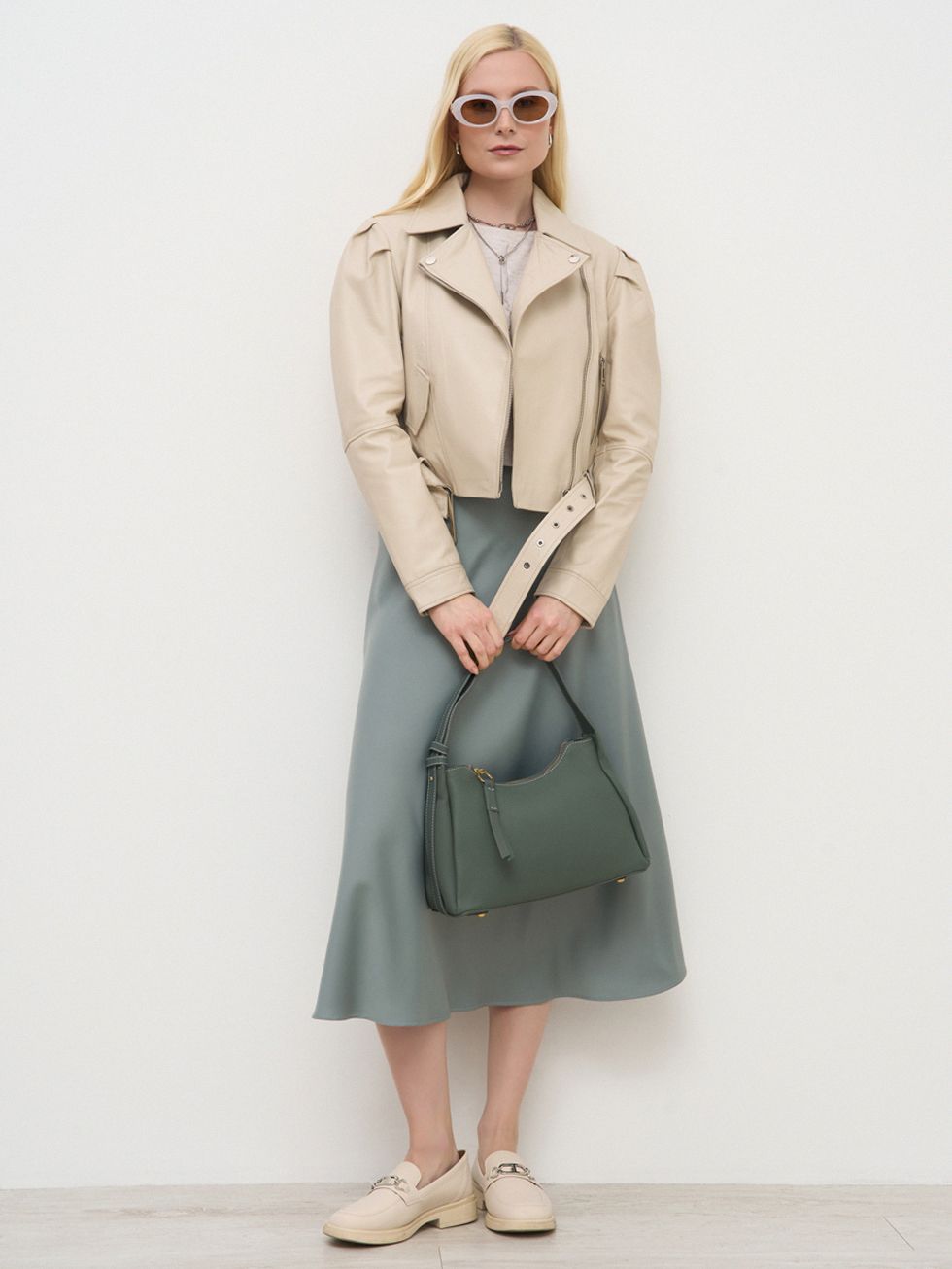 КОЖАНАЯ КУРТКА ЖЕНСКАЯ, БЕЖЕВАЯ