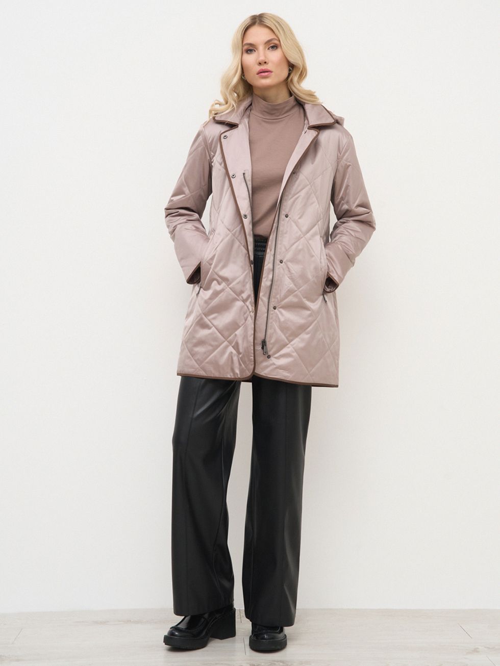 ВЕТРОВКА ЖЕНСКАЯ, БЕЖЕВАЯ