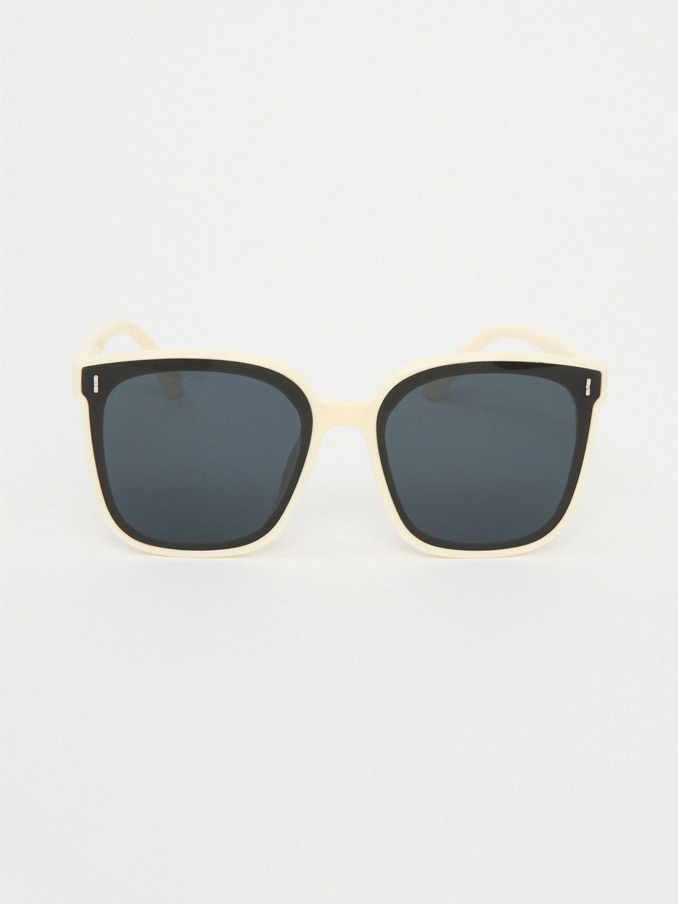 СОЛНЦЕЗАЩИТНЫЕ ОЧКИ ЖЕНСКИЕ, БЕЖЕВЫЕ