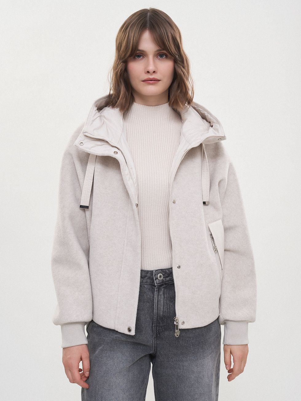 ВЕТРОВКА ЖЕНСКАЯ, БЕЖЕВАЯ