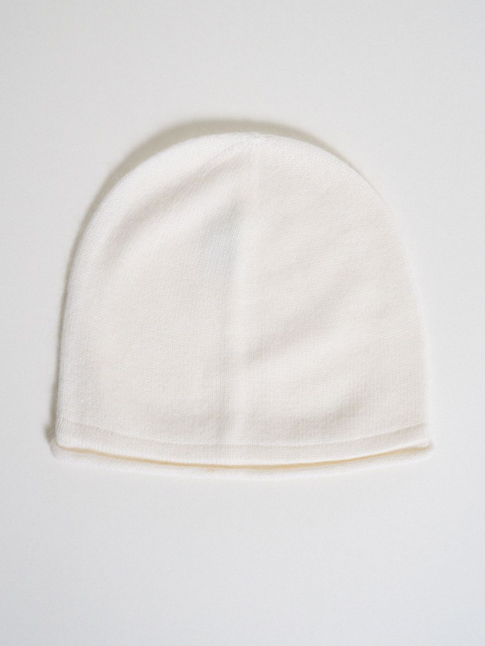 ШАПКА ЖЕНСКАЯ, БЕЛАЯ