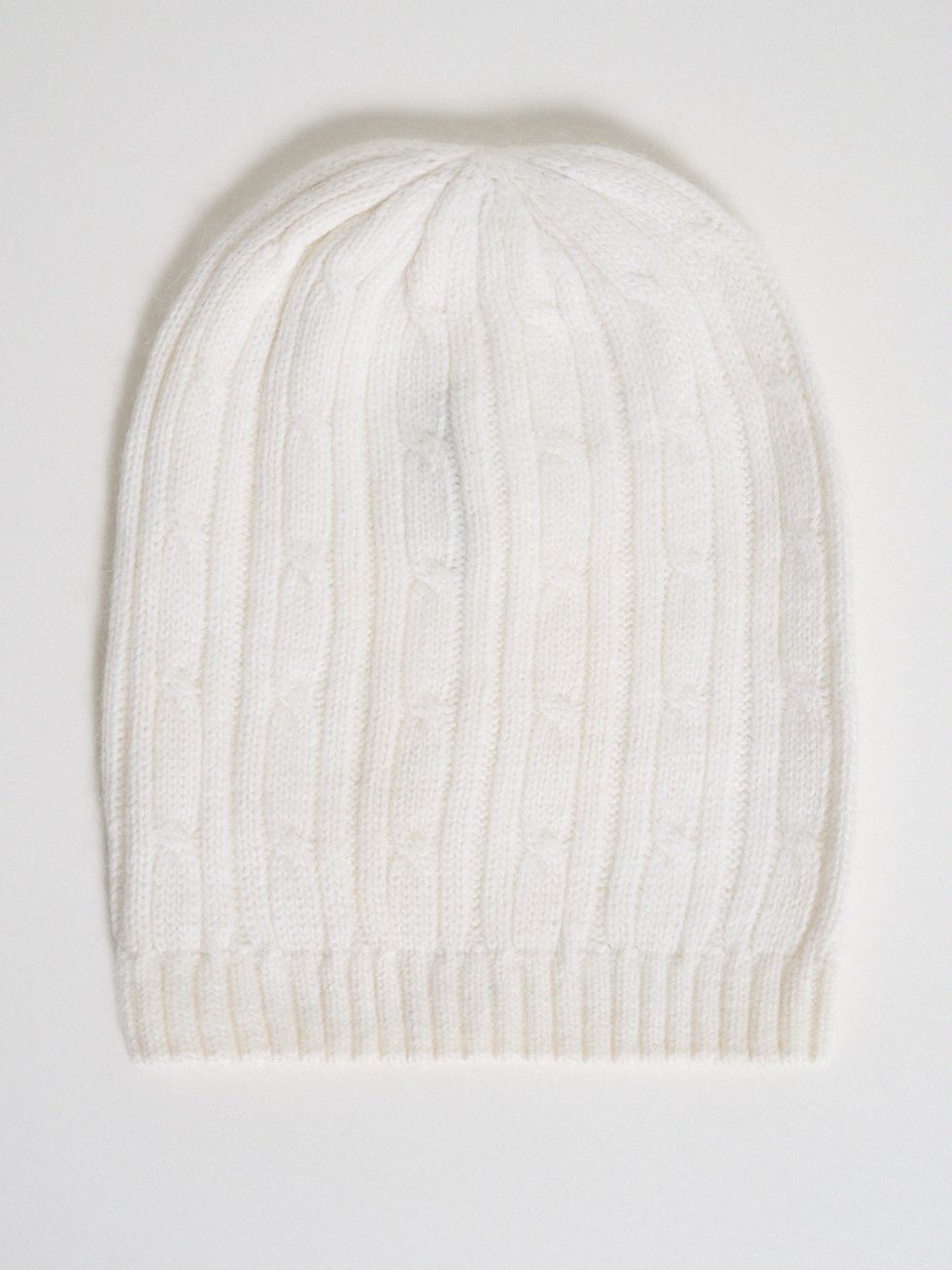 ШАПКА ЖЕНСКАЯ, БЕЛАЯ