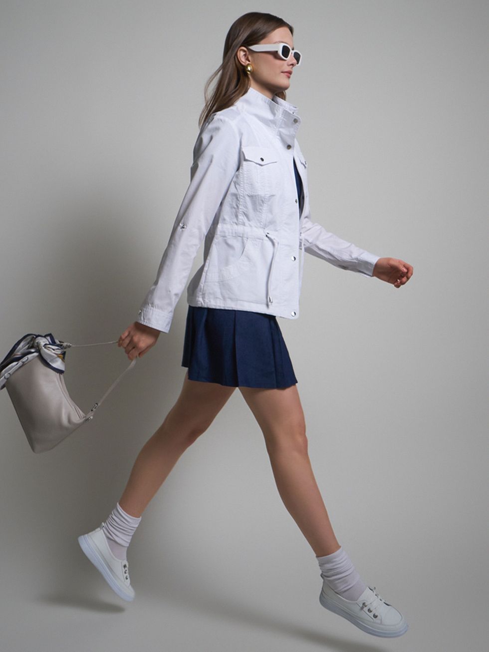 ВЕТРОВКА ЖЕНСКАЯ, БЕЛАЯ