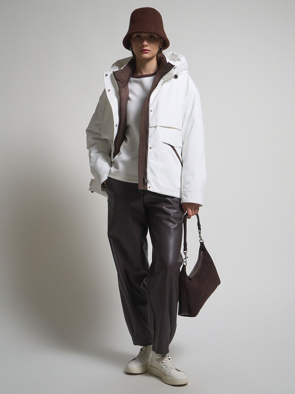 ПАРКА ЖЕНСКАЯ, БЕЛАЯ