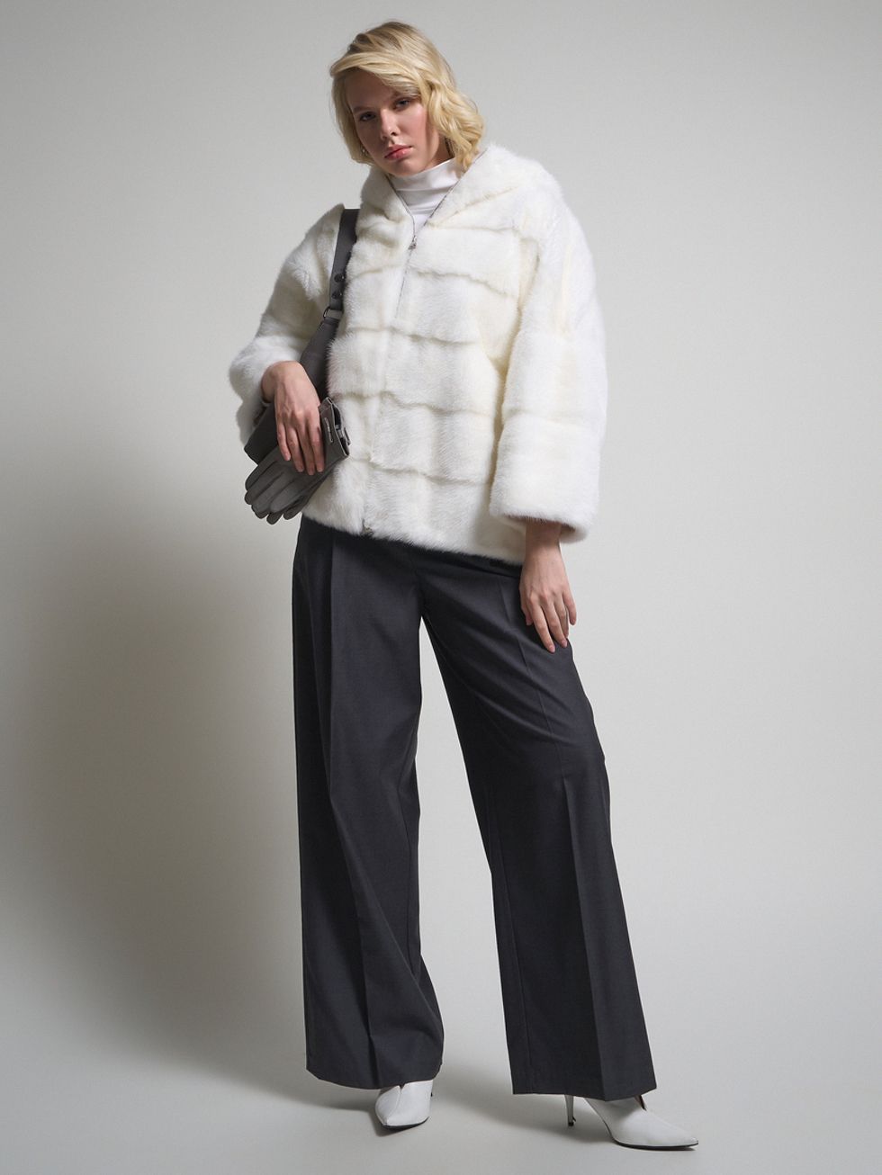 ШУБА БЕЛАЯ, МЕХ НОРКА