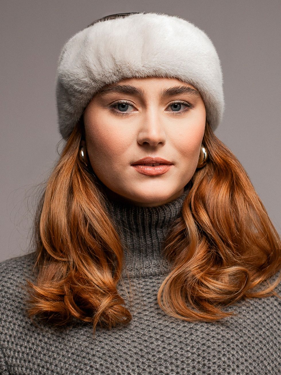 ШАПКА ЖЕНСКАЯ, БЕЛАЯ