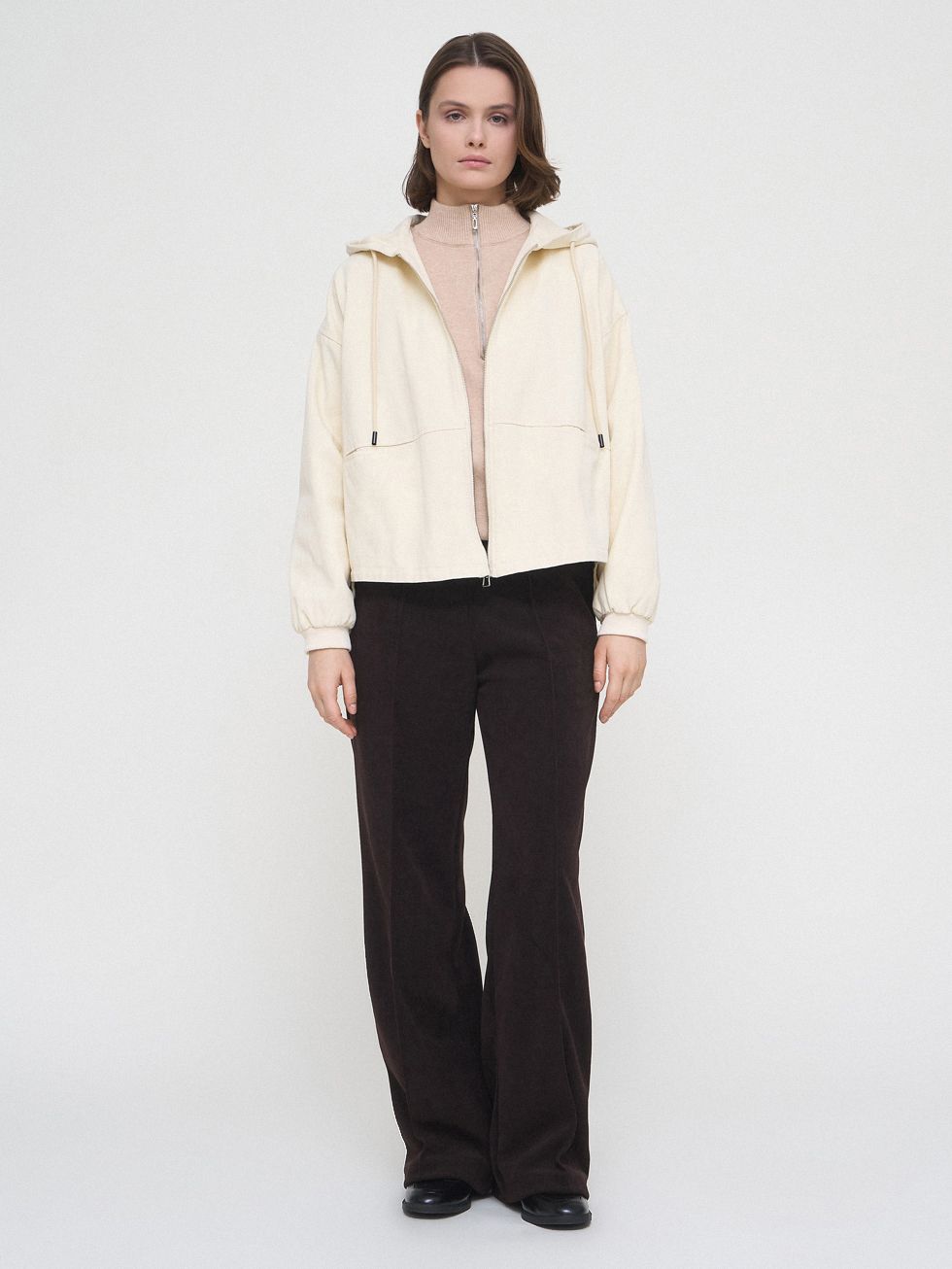 ВЕТРОВКА ЖЕНСКАЯ, БЕЛАЯ