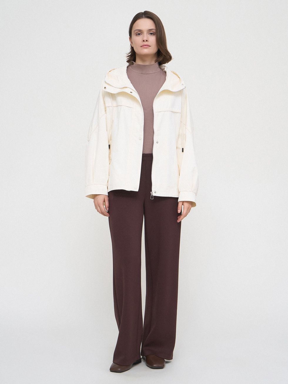 ВЕТРОВКА ЖЕНСКАЯ, БЕЛАЯ