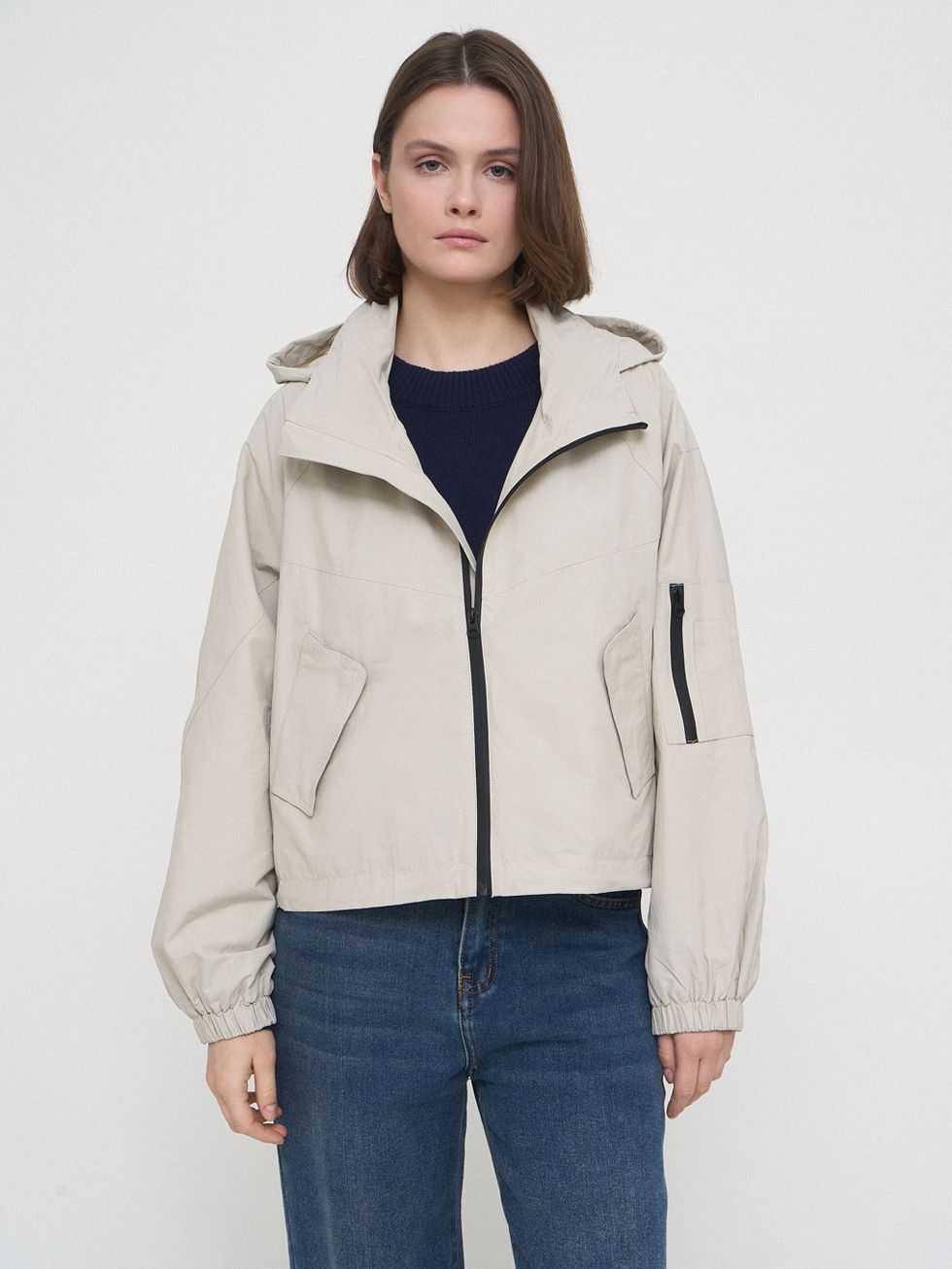 ВЕТРОВКА ЖЕНСКАЯ, БЕЛАЯ