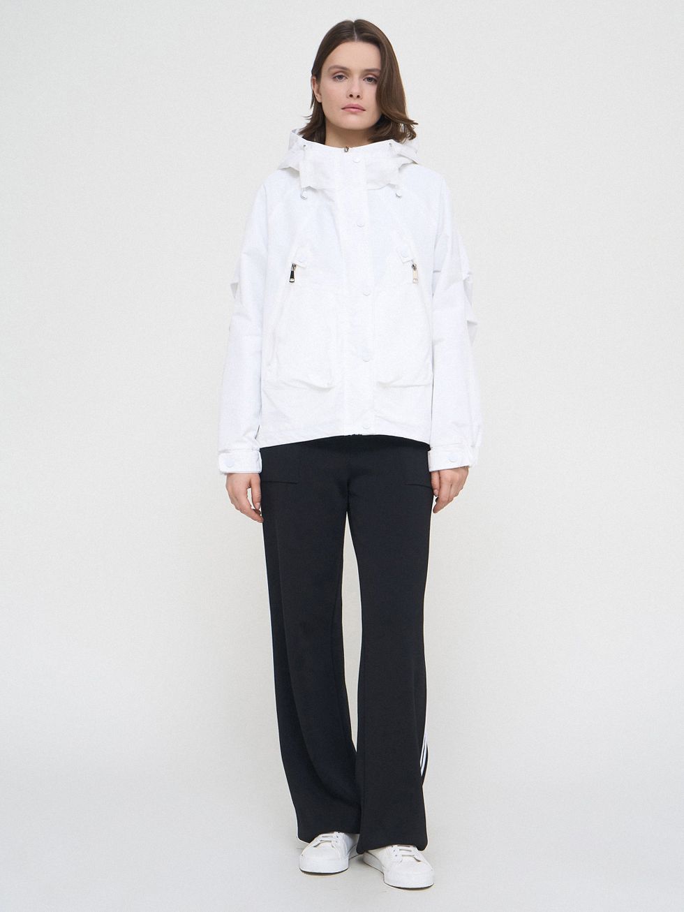 ВЕТРОВКА ЖЕНСКАЯ, БЕЛАЯ