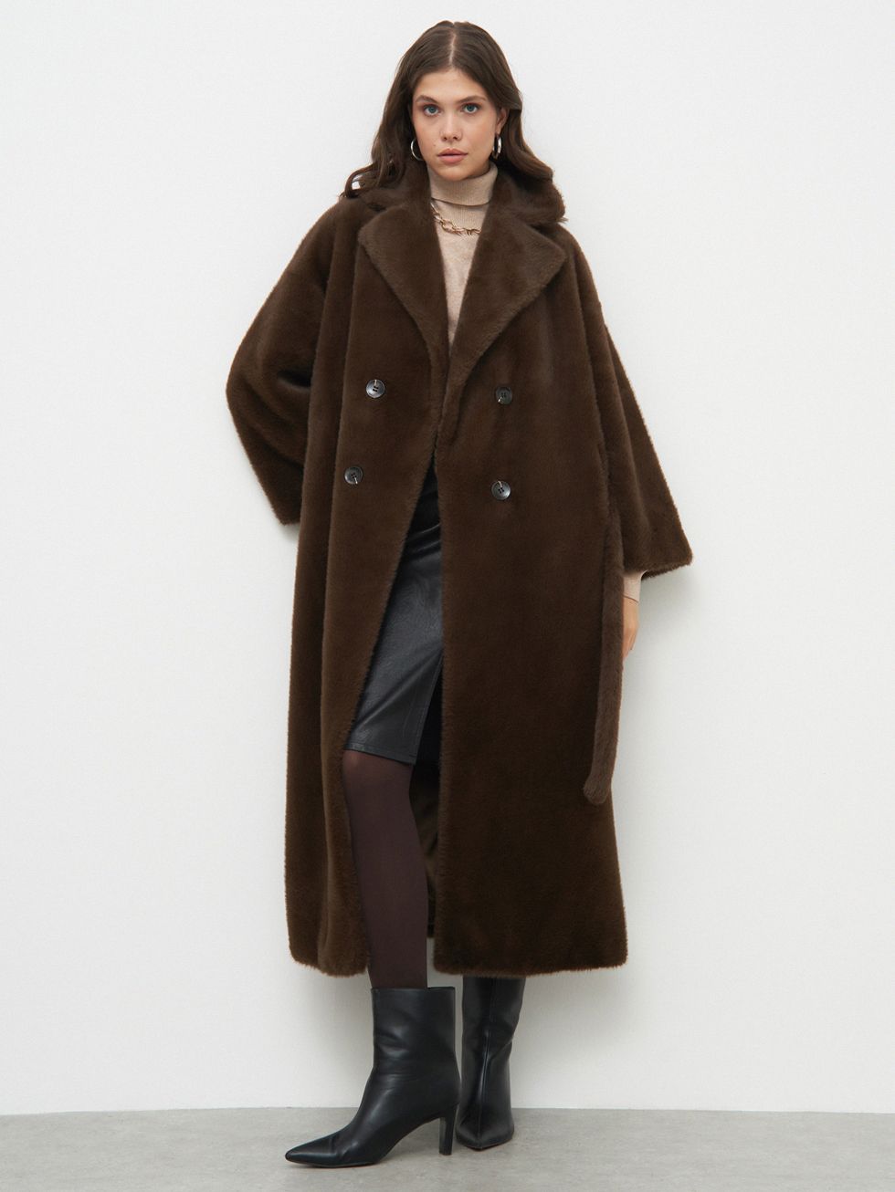 ШУБА КОРИЧНЕВАЯ, ЭКО-МЕХ