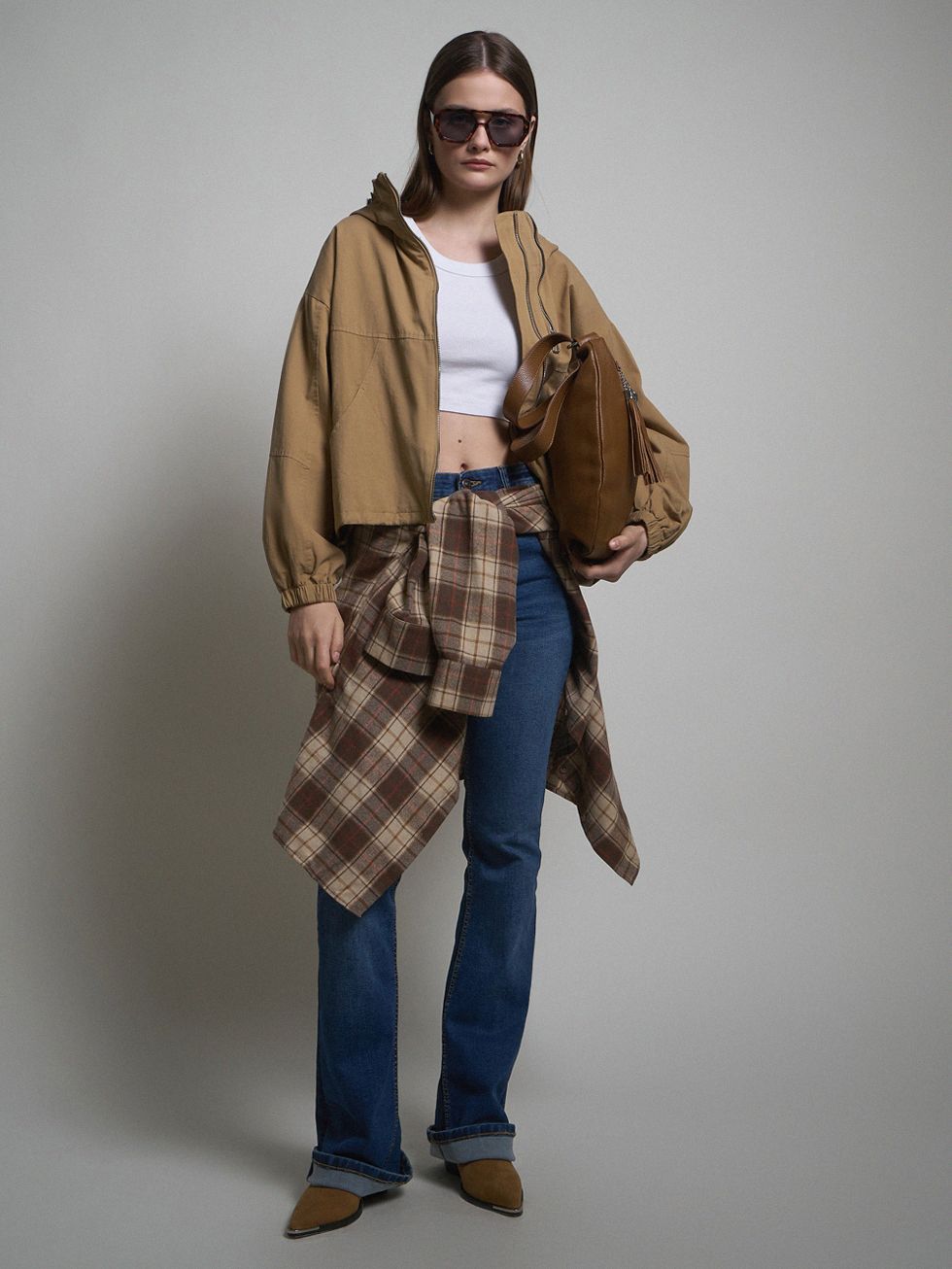 ВЕТРОВКА ЖЕНСКАЯ, СВЕТЛО-БЕЖЕВАЯ