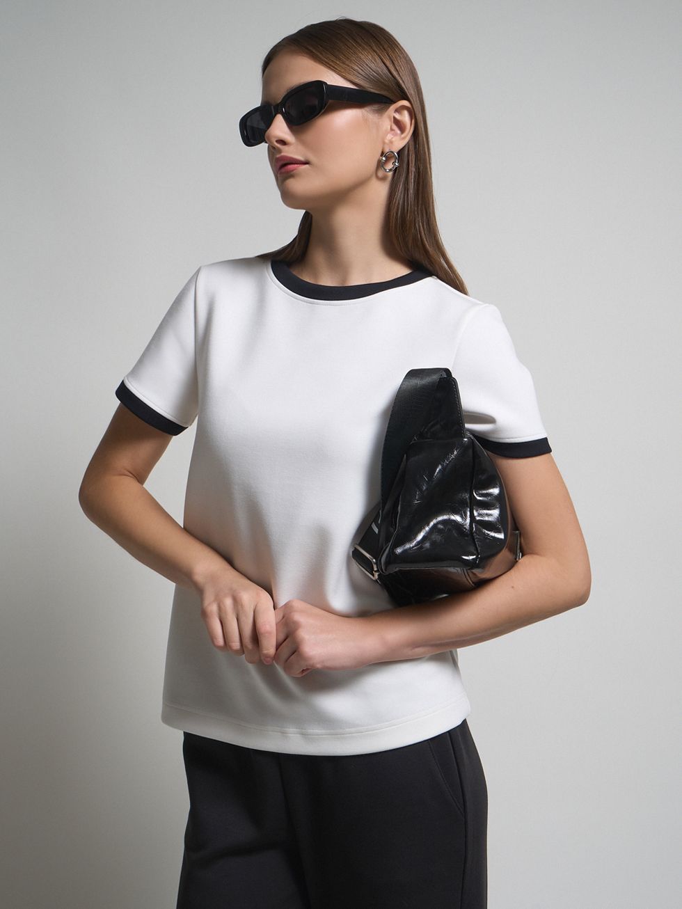 ФУТБОЛКА ЖЕНСКАЯ, СВЕТЛО-БЕЖЕВАЯ