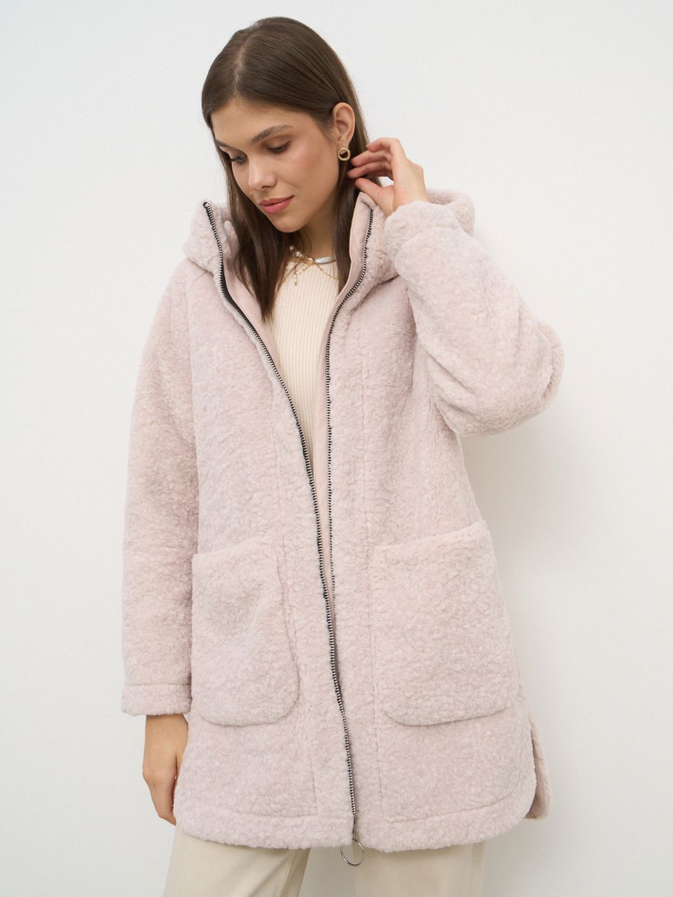 ШУБА СВЕТЛО-БЕЖЕВАЯ, ЭКО-МЕХ