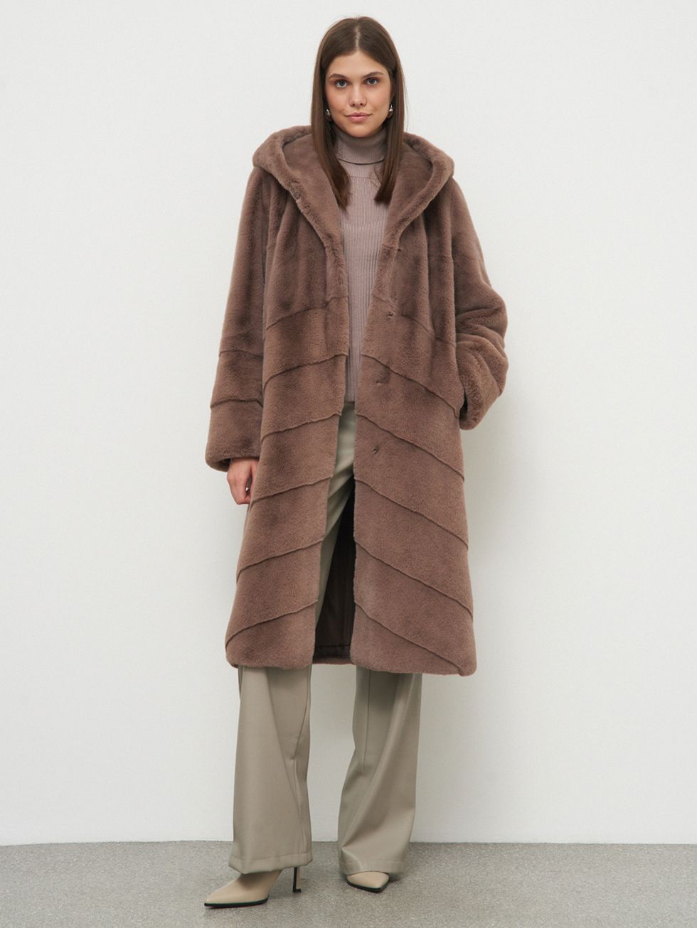 ШУБА СВЕТЛО-КОРИЧНЕВАЯ, ЭКО-МЕХ