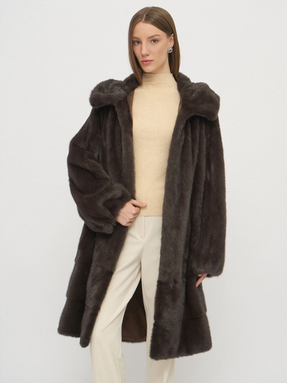 ШУБА СВЕТЛО-КОРИЧНЕВАЯ, МЕХ НОРКА