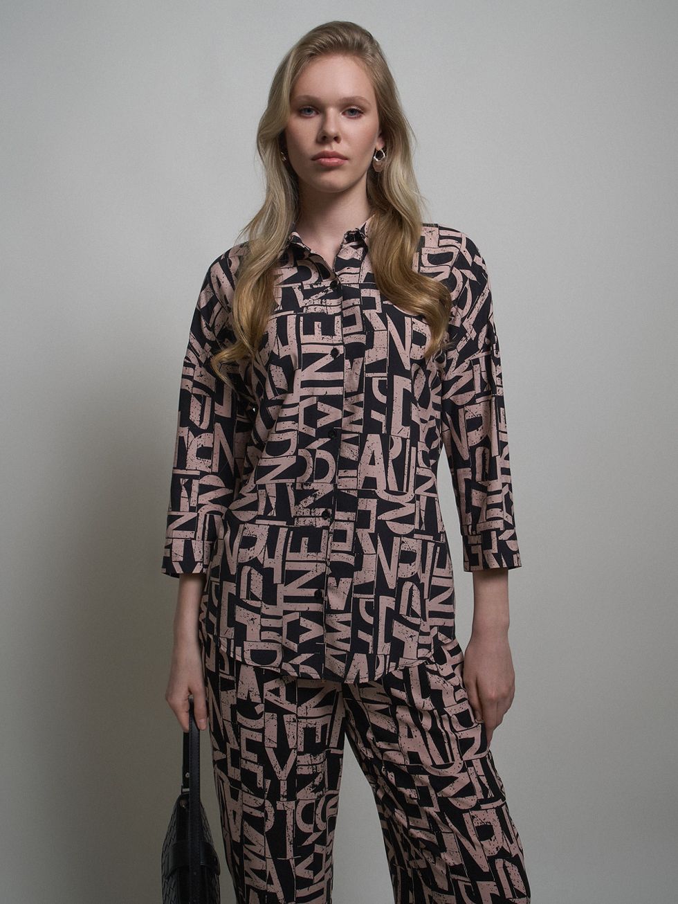 БЛУЗА ЖЕНСКАЯ, СВЕТЛО-КОРИЧНЕВАЯ