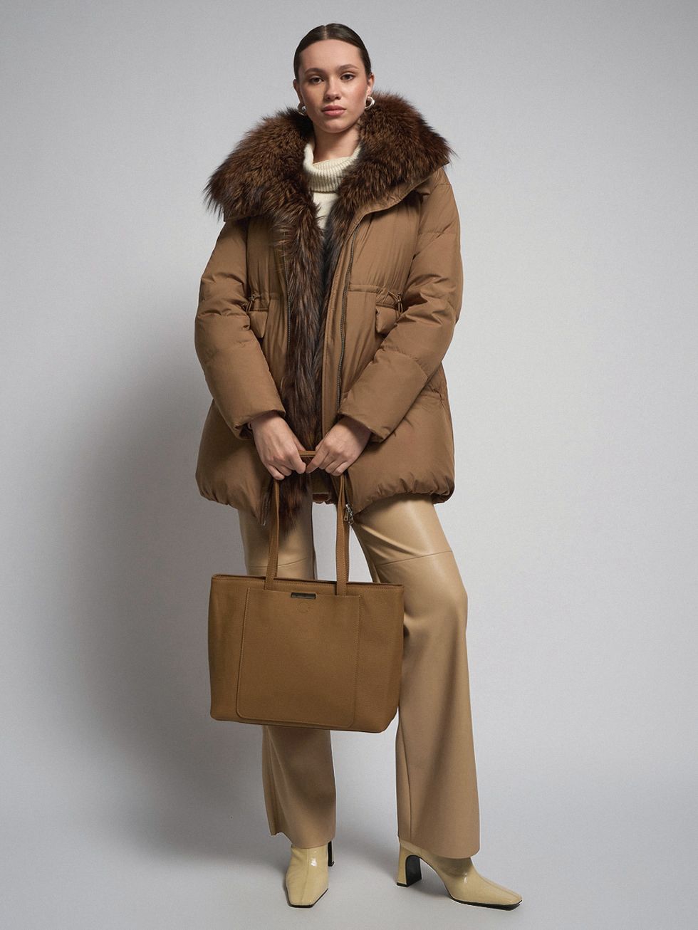 ПУХОВИК ЖЕНСКИЙ, СВЕТЛО-КОРИЧНЕВЫЙ