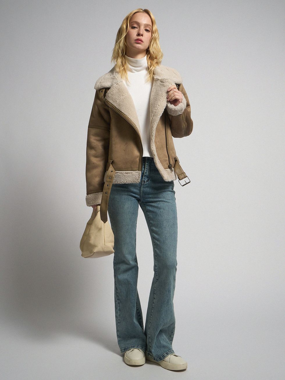 ДУБЛЕНКА ЖЕНСКАЯ, СВЕТЛО-КОРИЧНЕВАЯ