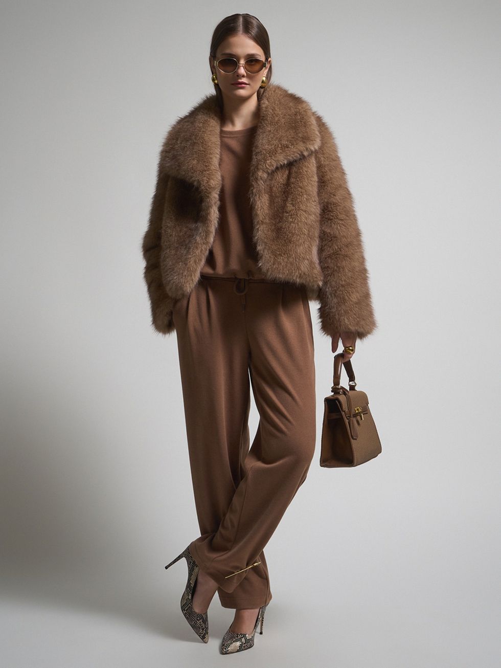 ШУБА СВЕТЛО-КОРИЧНЕВАЯ, ЭКО-МЕХ