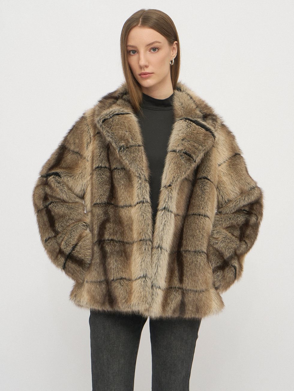 ШУБА СВЕТЛО-КОРИЧНЕВАЯ, ЭКО-МЕХ