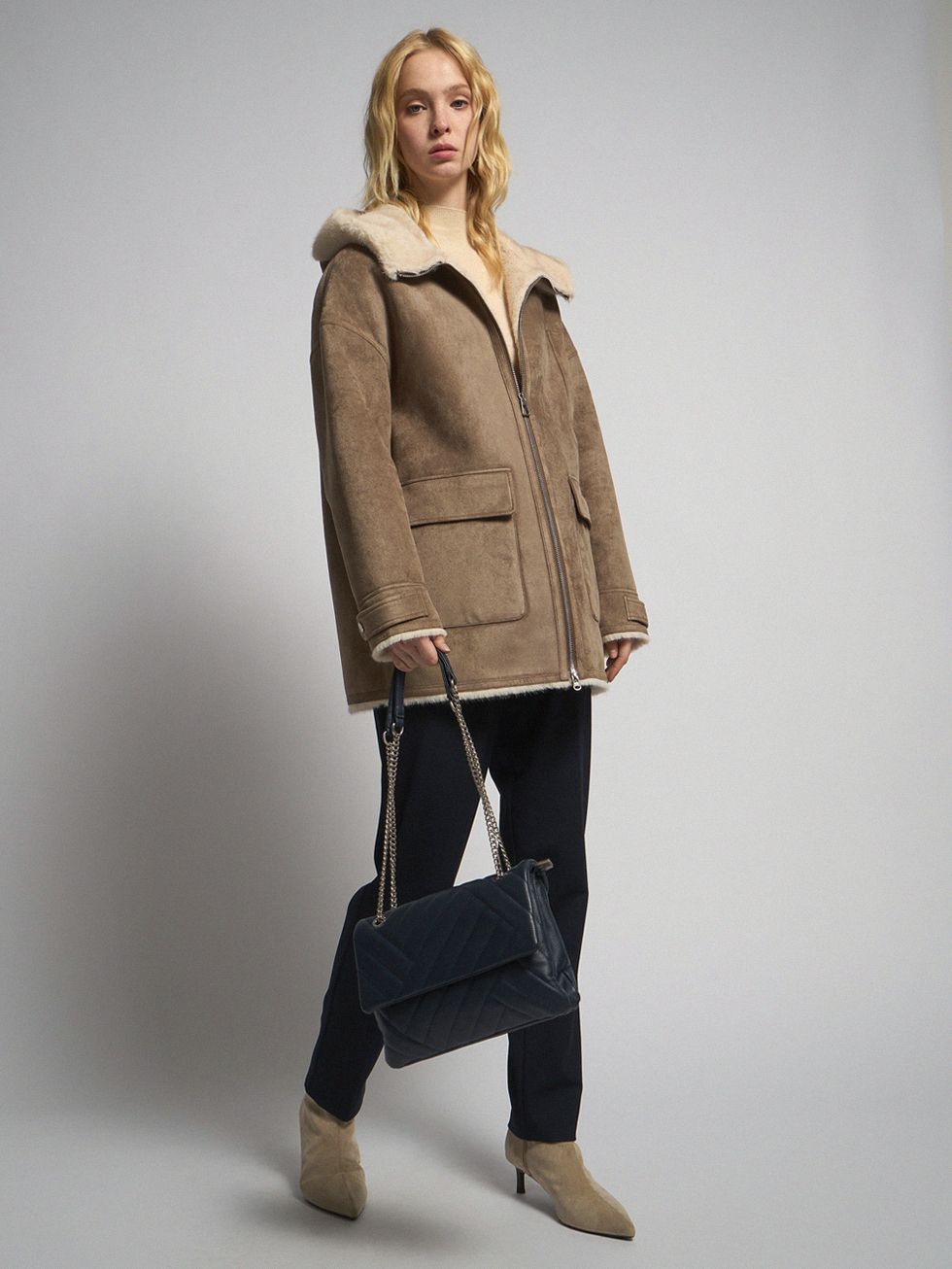 ДУБЛЕНКА ЖЕНСКАЯ, СВЕТЛО-КОРИЧНЕВАЯ