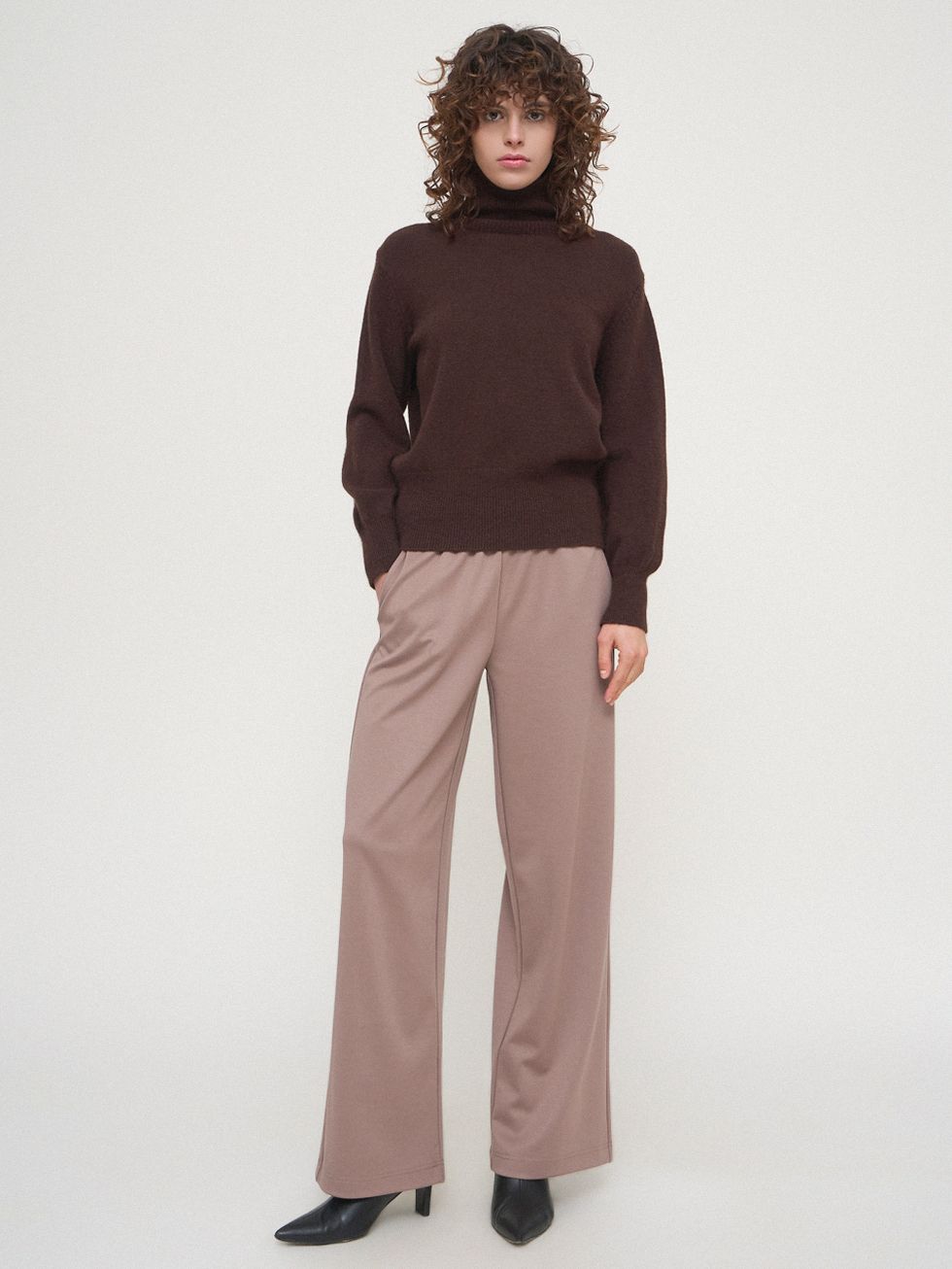 БРЮКИ ЖЕНСКИЕ, СВЕТЛО-КОРИЧНЕВЫЕ