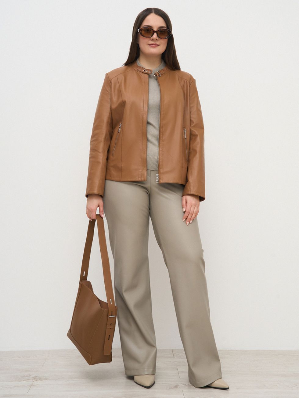 КОЖАНАЯ КУРТКА ЖЕНСКАЯ, СВЕТЛО-КОРИЧНЕВАЯ