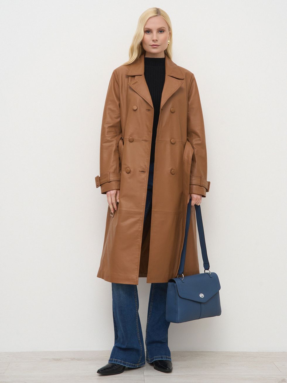 КОЖАНОЕ ПАЛЬТО ЖЕНСКОЕ, СВЕТЛО-КОРИЧНЕВОЕ