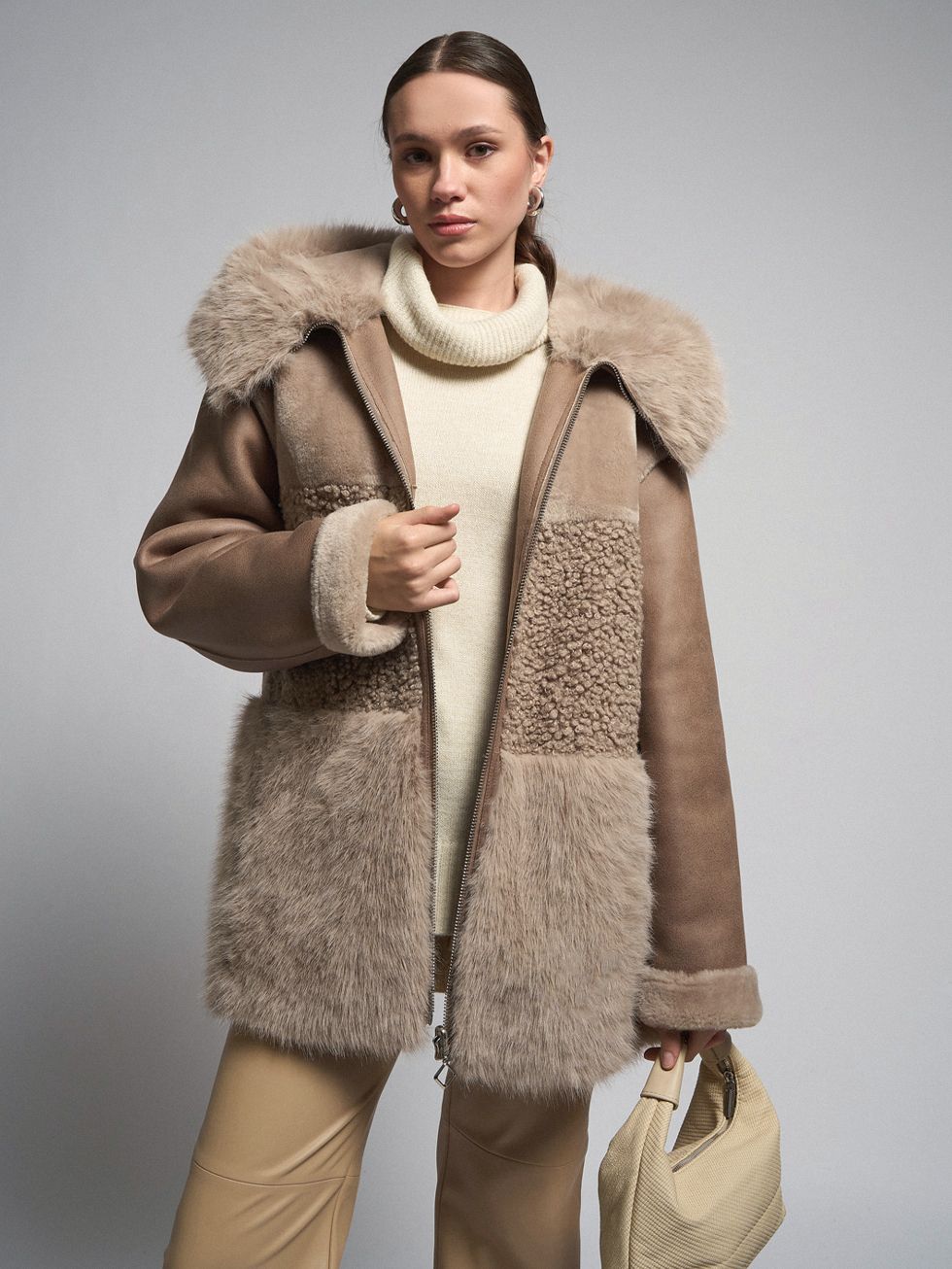 ДУБЛЕНКА ЖЕНСКАЯ, СВЕТЛО-КОРИЧНЕВАЯ