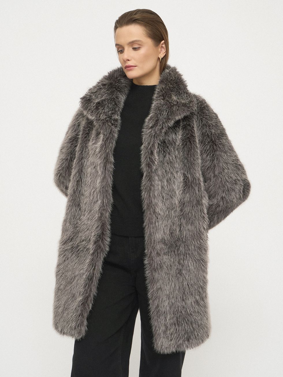 ШУБА СЕРАЯ, ШЕРСТЬ И ПОЛИЭСТЕР