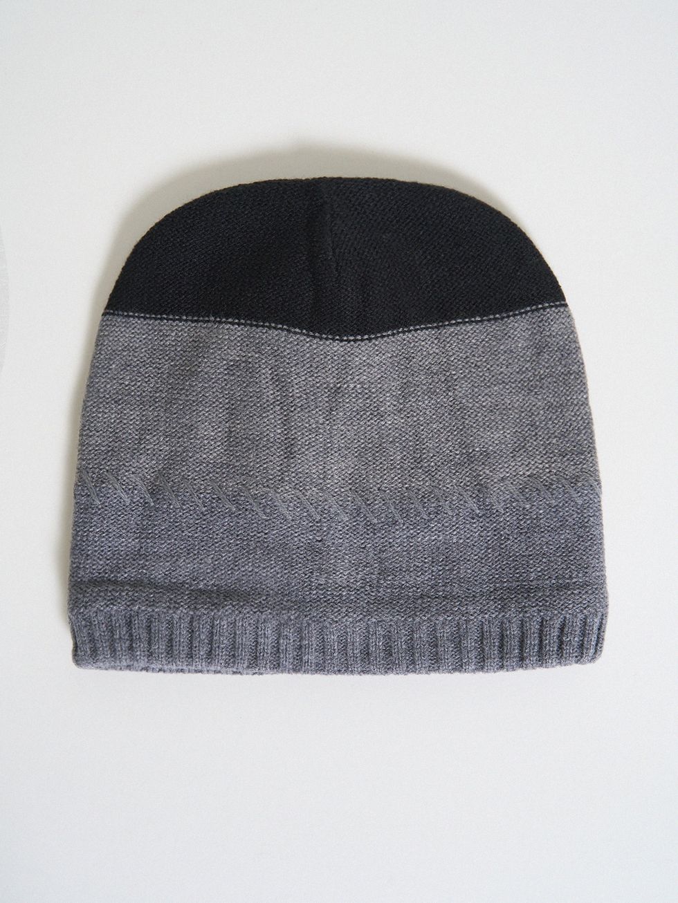 ШАПКА МУЖСКАЯ, СЕРАЯ