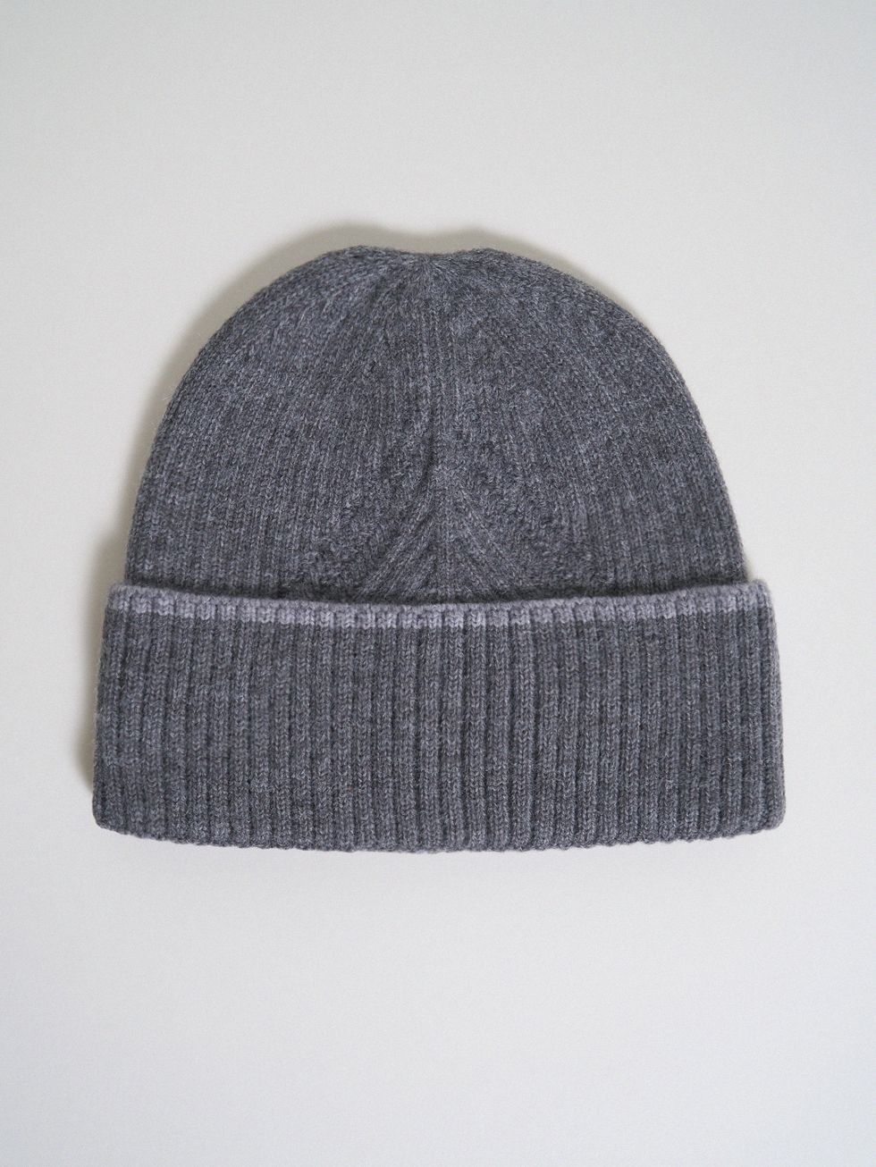 ШАПКА МУЖСКАЯ, СЕРАЯ