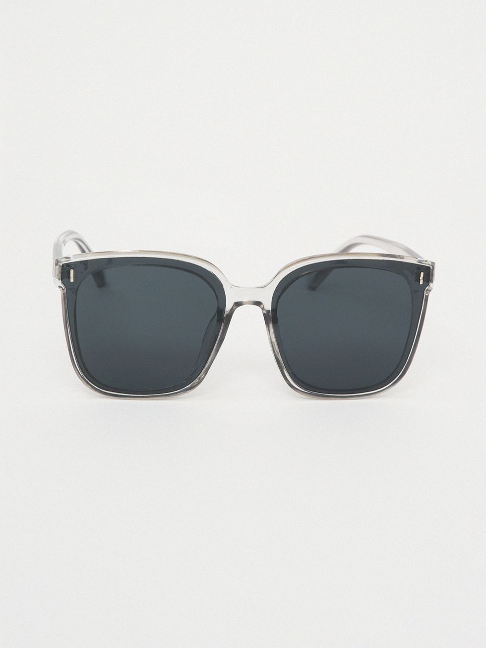 СОЛНЦЕЗАЩИТНЫЕ ОЧКИ ЖЕНСКИЕ, СЕРЫЕ