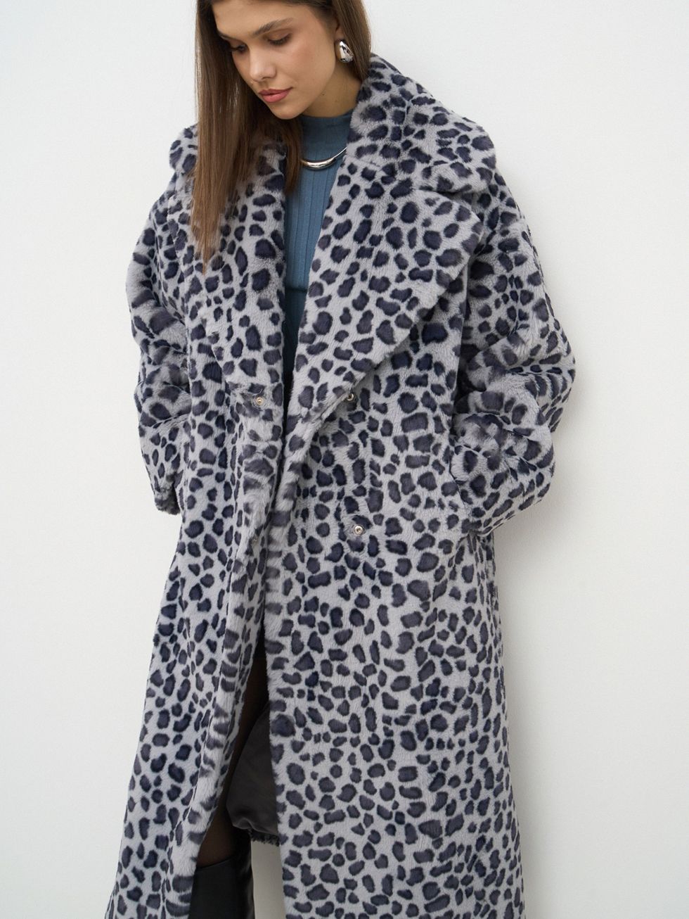 ШУБА СЕРАЯ, ШЕРСТЬ И ПОЛИЭСТЕР