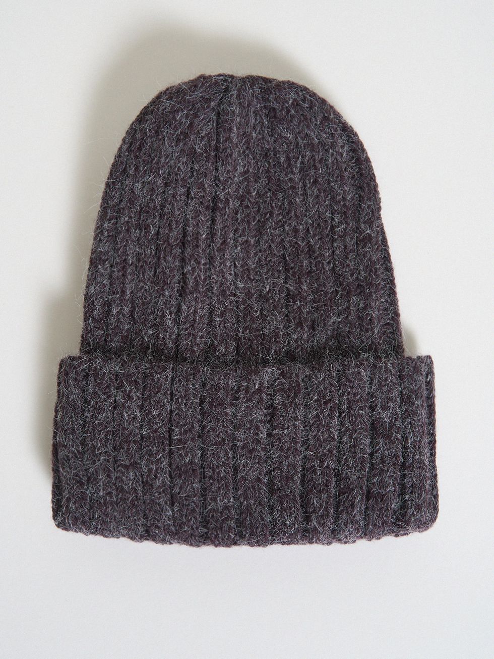 ШАПКА ЖЕНСКАЯ, ТЕМНО-КОРИЧНЕВАЯ