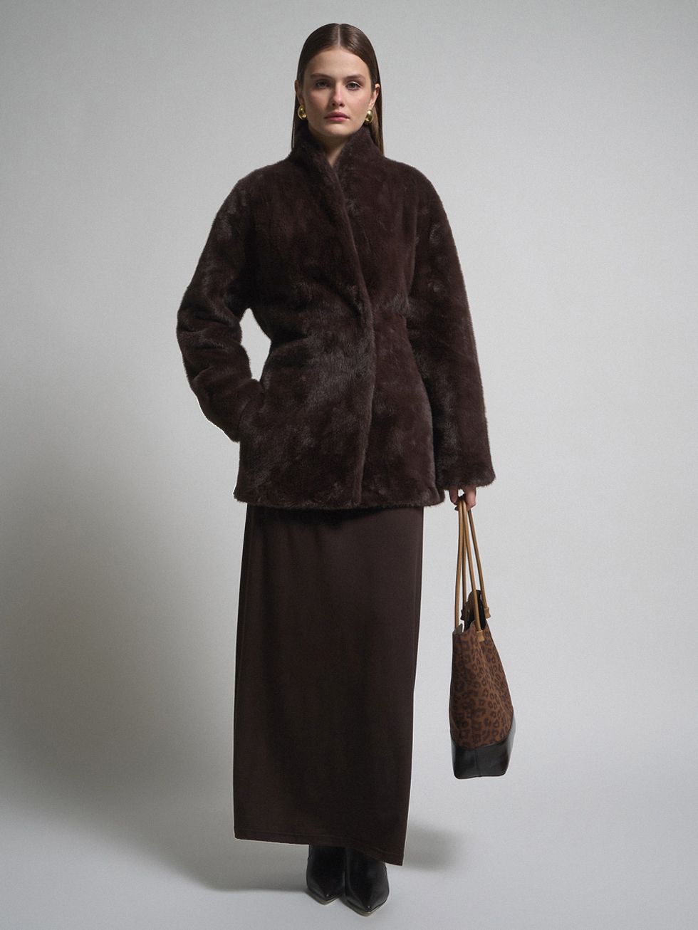 ШУБА ТЕМНО-КОРИЧНЕВАЯ, ЭКО-МЕХ
