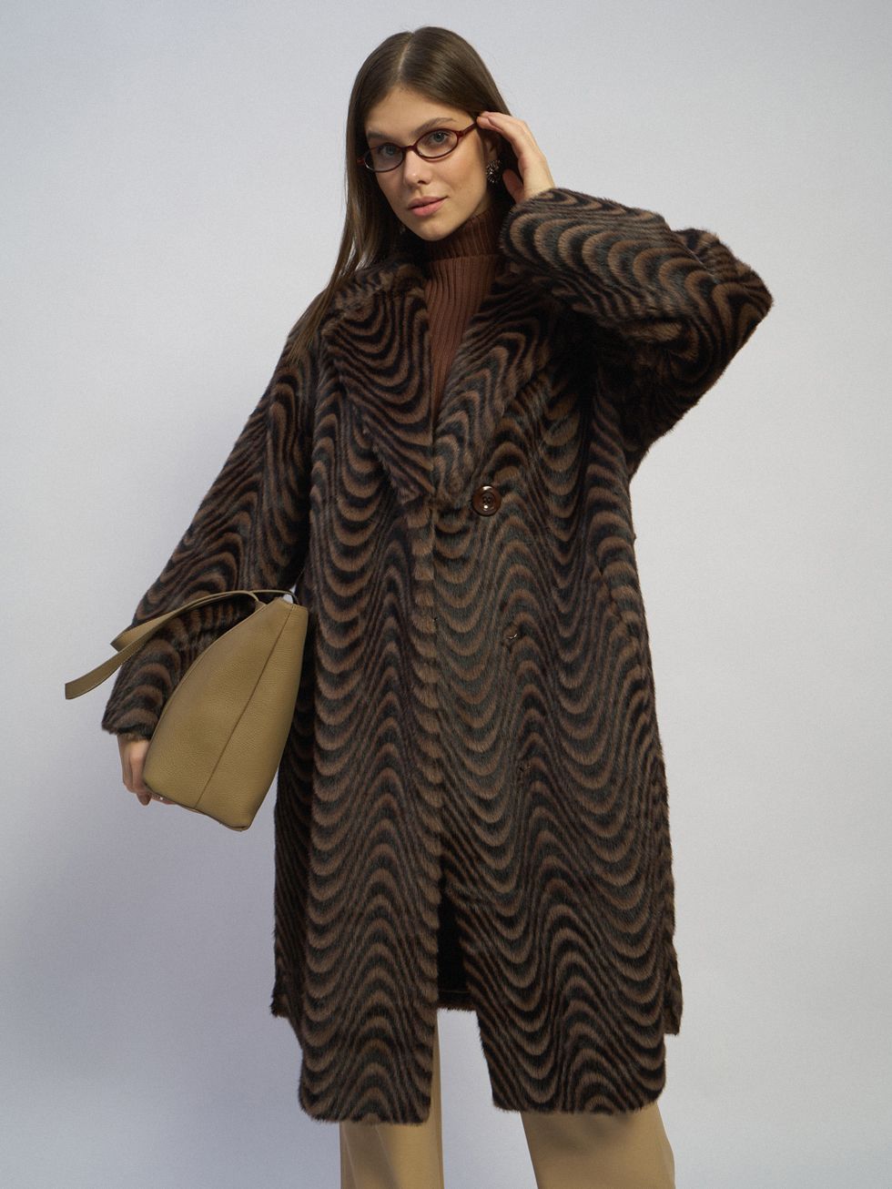 ШУБА ТЕМНО-КОРИЧНЕВАЯ, ЭКО-МЕХ