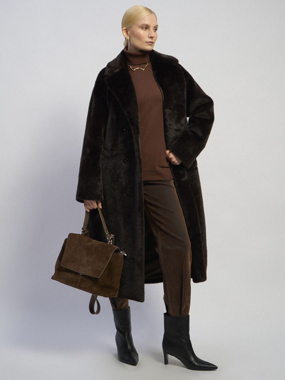 ШУБА ТЕМНО-КОРИЧНЕВАЯ, ЭКО-МЕХ