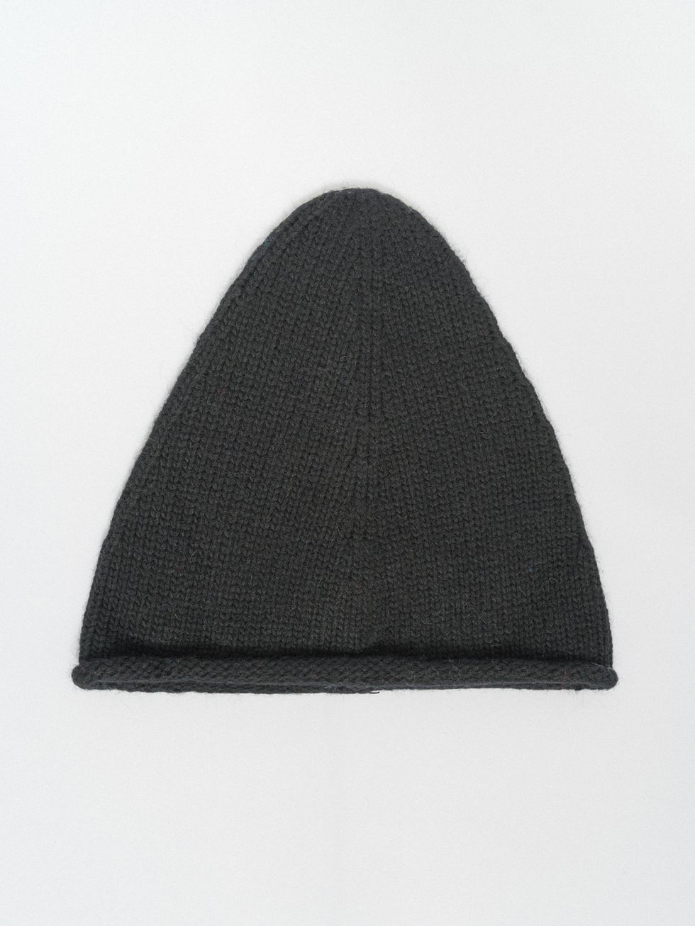 ШАПКА ЖЕНСКАЯ, ЧЕРНАЯ