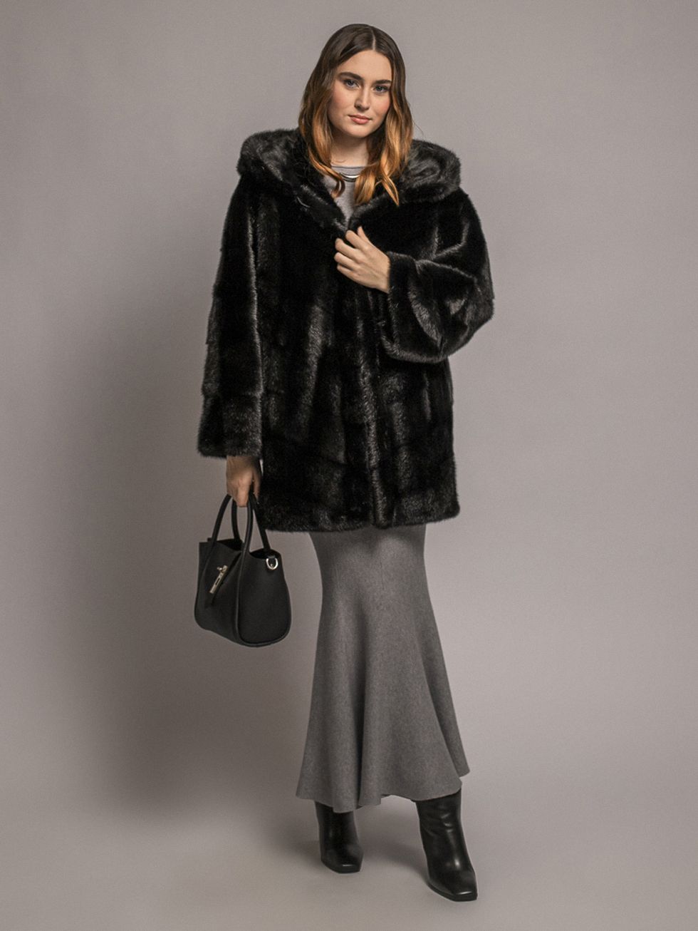 ШУБА ЧЕРНАЯ, МЕХ НОРКА