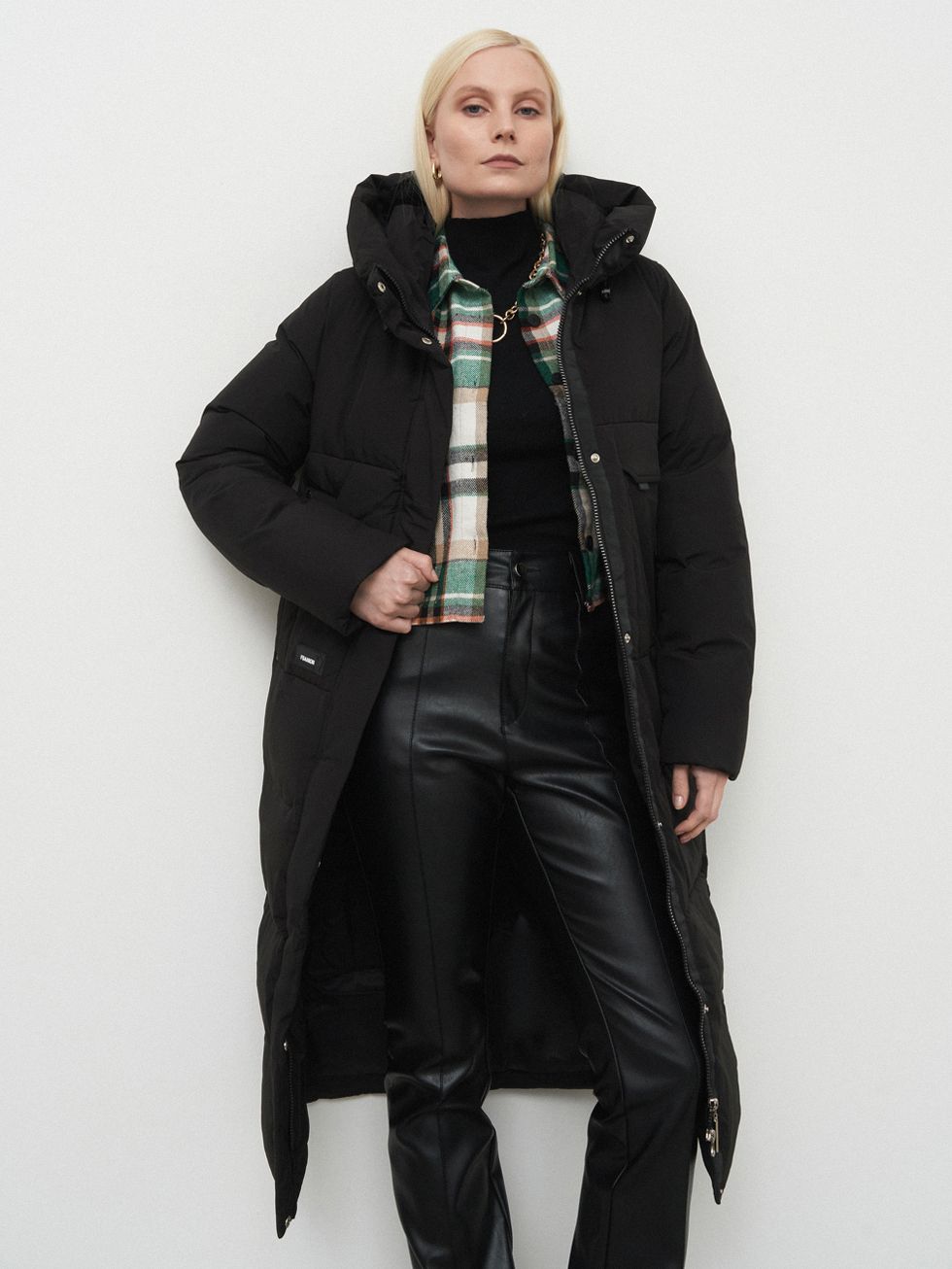 ПУХОВИК ЖЕНСКИЙ, ЧЕРНЫЙ