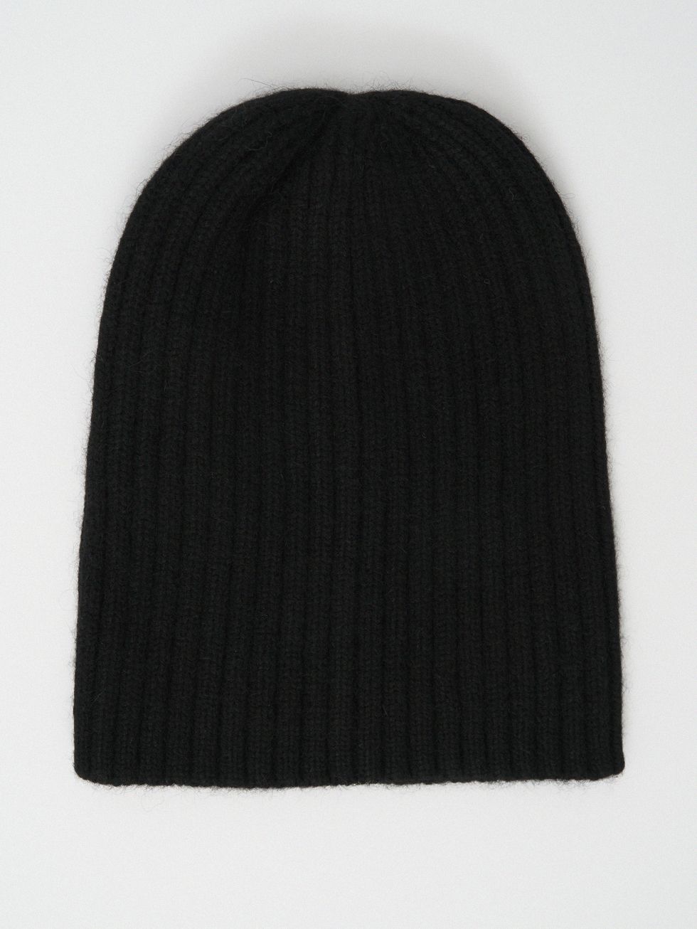 ШАПКА ЖЕНСКАЯ, ЧЕРНАЯ