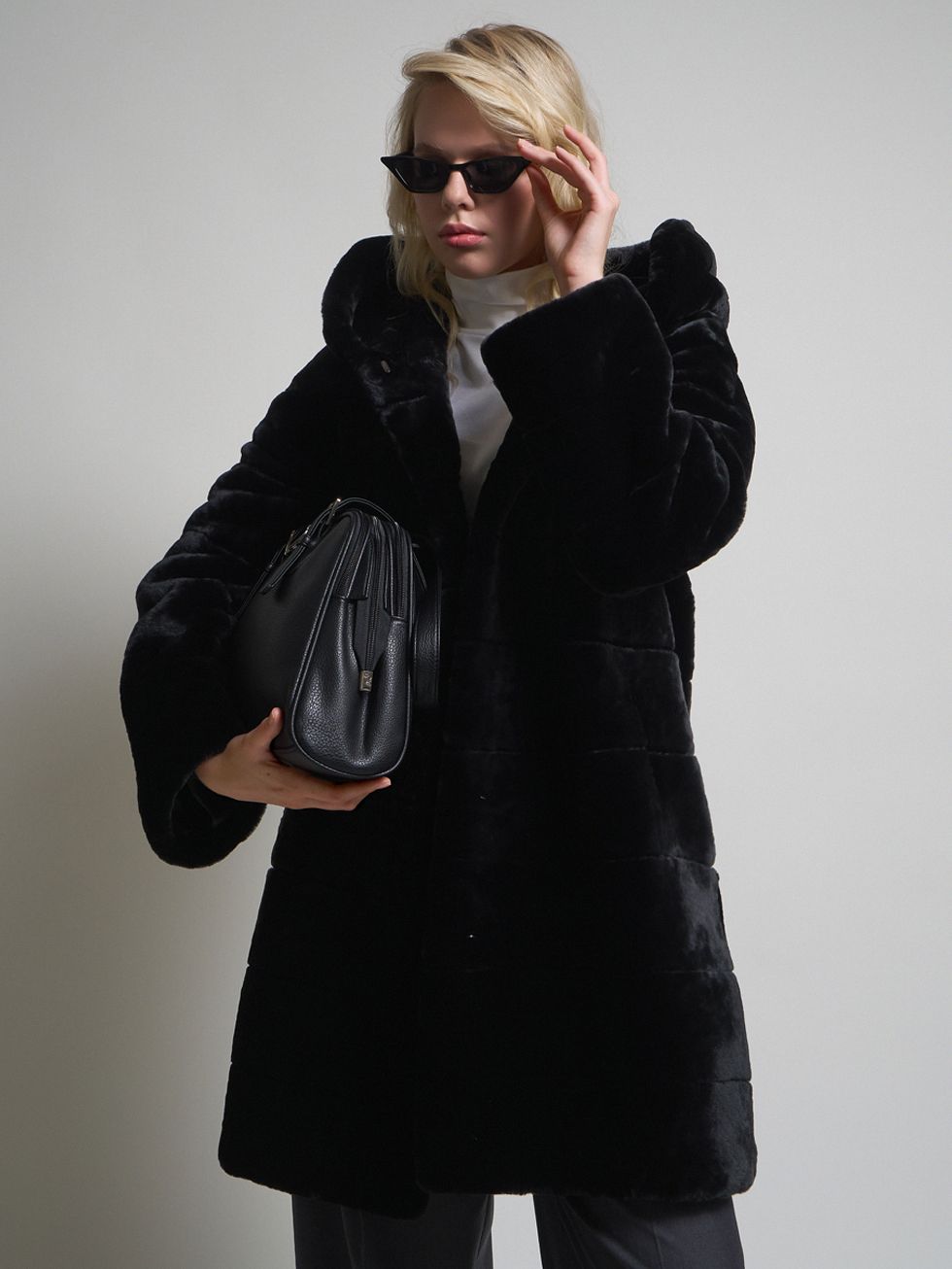 ШУБА ЧЕРНАЯ, МУТОН